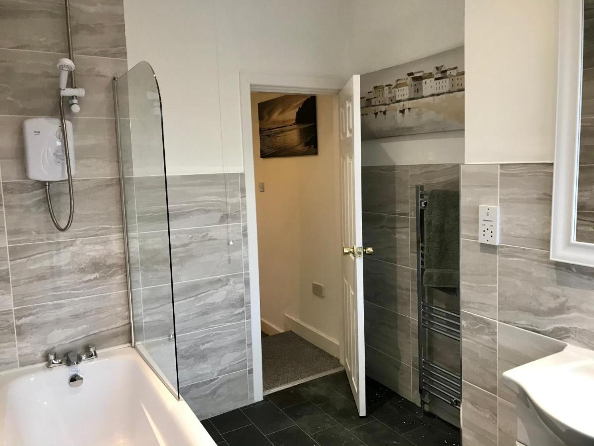 Stylish 3 Bedroom House Only 5 Mins From M6/M58 Wigan Exteriör bild