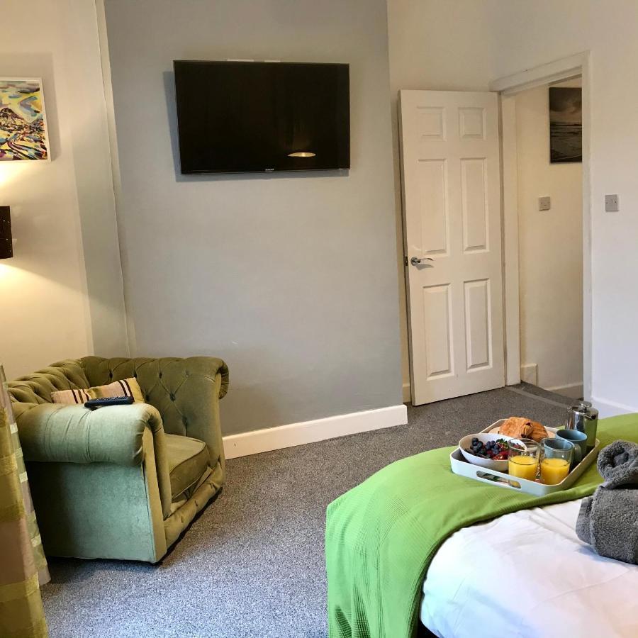 Stylish 3 Bedroom House Only 5 Mins From M6/M58 Wigan Exteriör bild