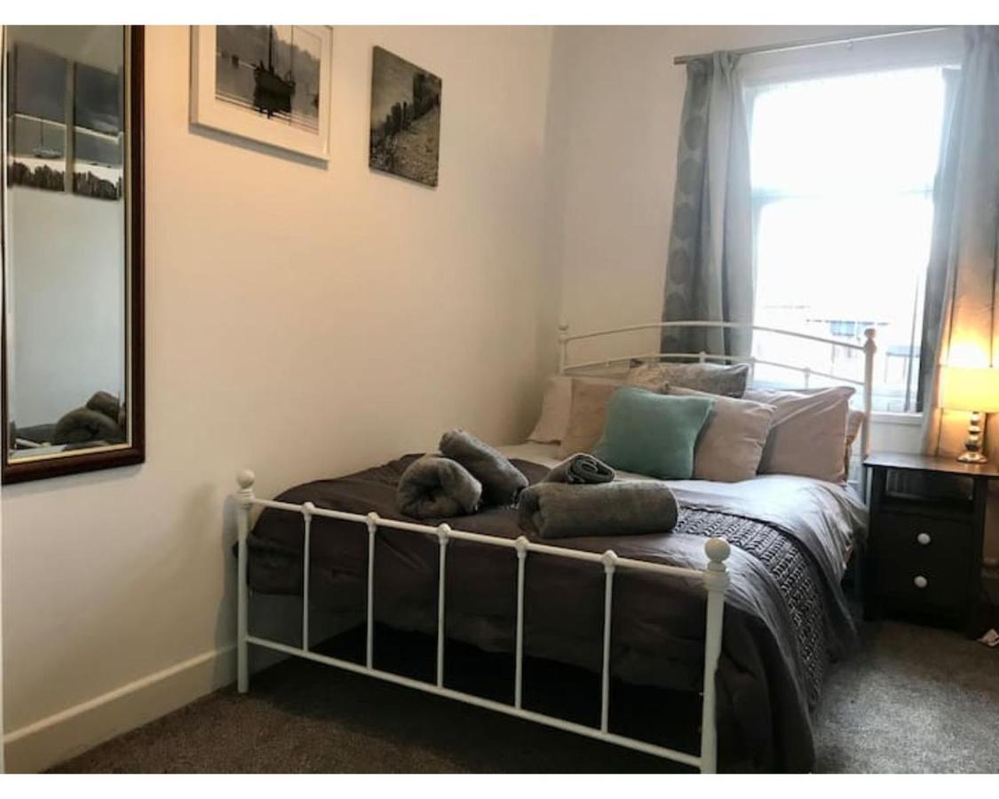 Stylish 3 Bedroom House Only 5 Mins From M6/M58 Wigan Exteriör bild