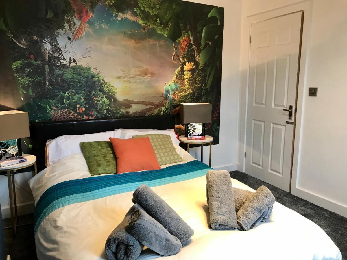 Stylish 3 Bedroom House Only 5 Mins From M6/M58 Wigan Exteriör bild