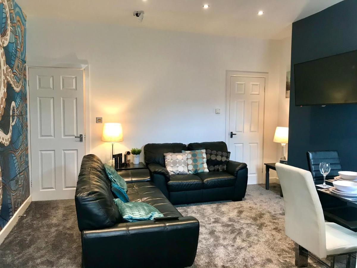 Stylish 3 Bedroom House Only 5 Mins From M6/M58 Wigan Exteriör bild
