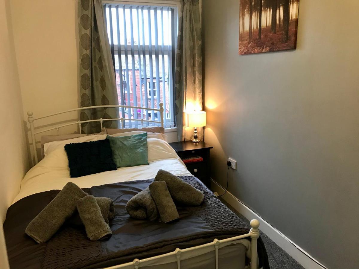 Stylish 3 Bedroom House Only 5 Mins From M6/M58 Wigan Exteriör bild
